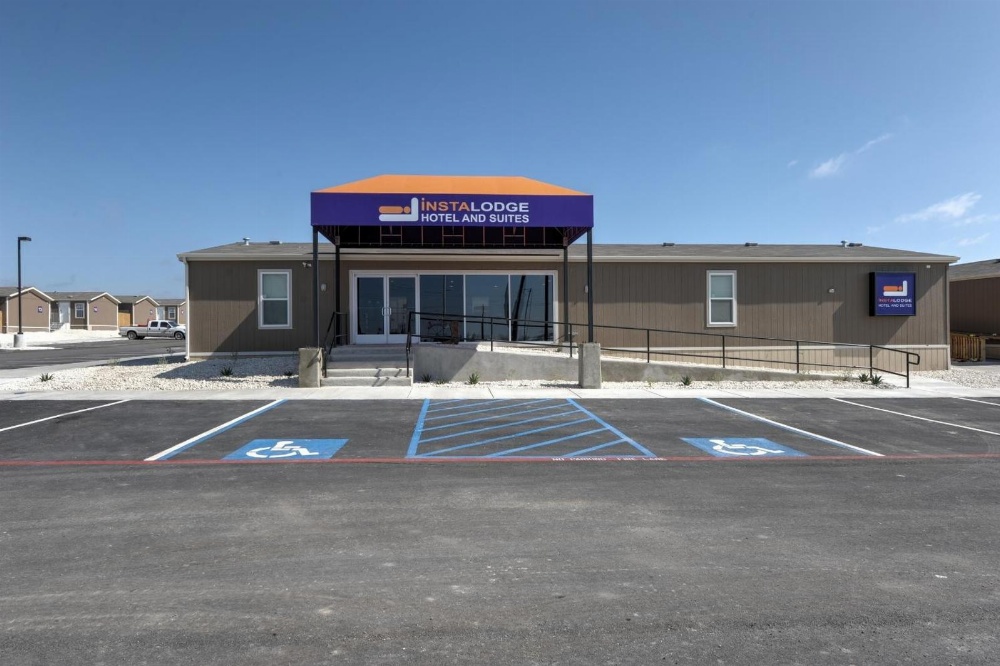 Instalodge Hotel and Suites Karnes City