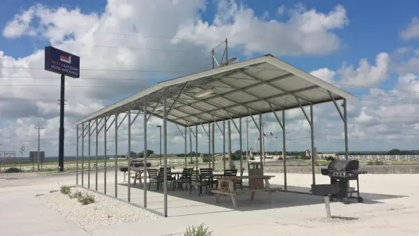 Instalodge Hotel and Suites Karnes City 8