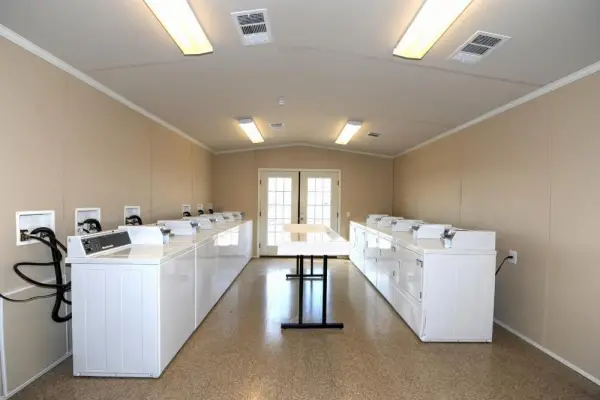 Instalodge Hotel and Suites Karnes City 10