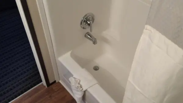 Instalodge Hotel and Suites Karnes City 6